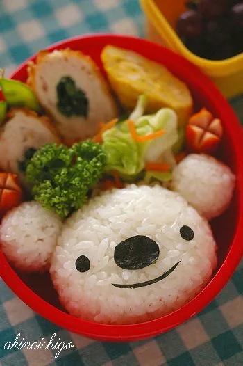 Bento,almoço, com arroz, legumes e outras proteínas